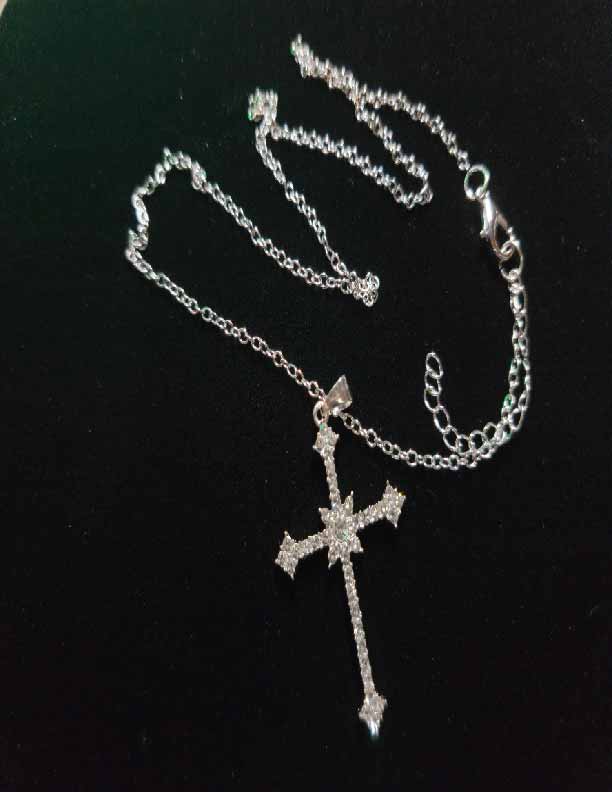 New 2023 Crystal Zircon Budded Cross Pendant Necklace & Gift Box