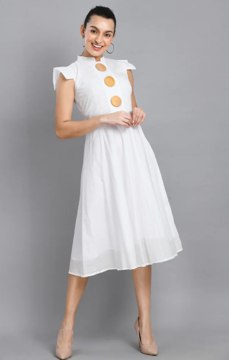 BIG BUTTONS WHITE DRESS (Size M)