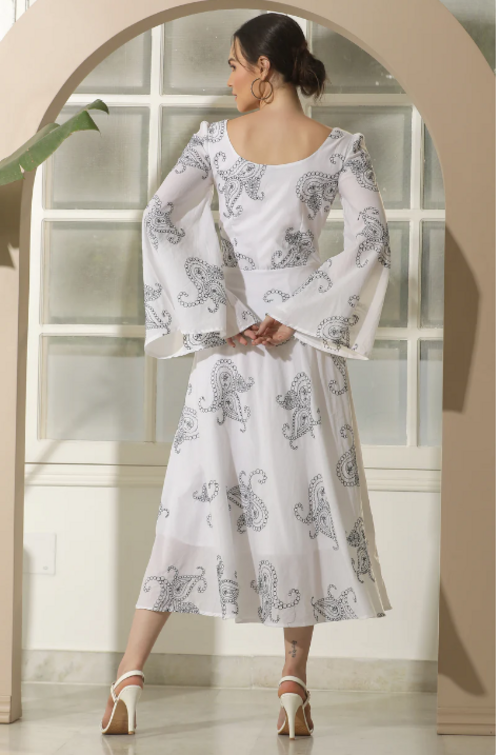 White CHICKEN EMBROIDERED FLARED DRESS (Size L)